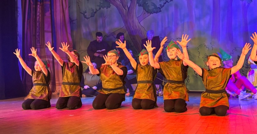 Robin Hood and the Babes in the Wood – Normanton Junior Academy