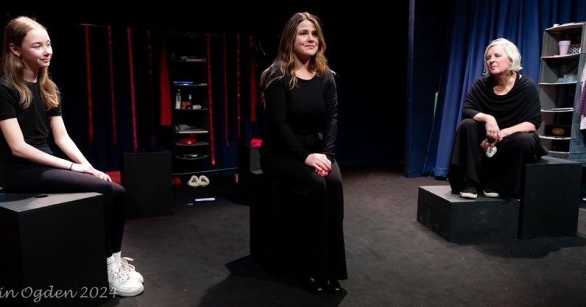 Unravelling the Ribbon – Altrincham Garrick Playhouse